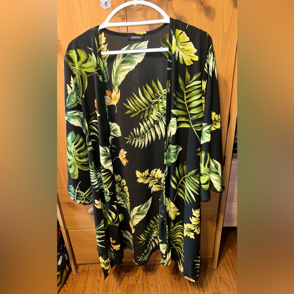Plus size Hawaiian print kimono style cardigan